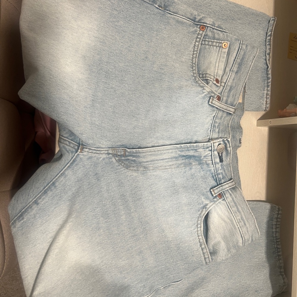 Levi's Light Wash Boyfriend Jeans